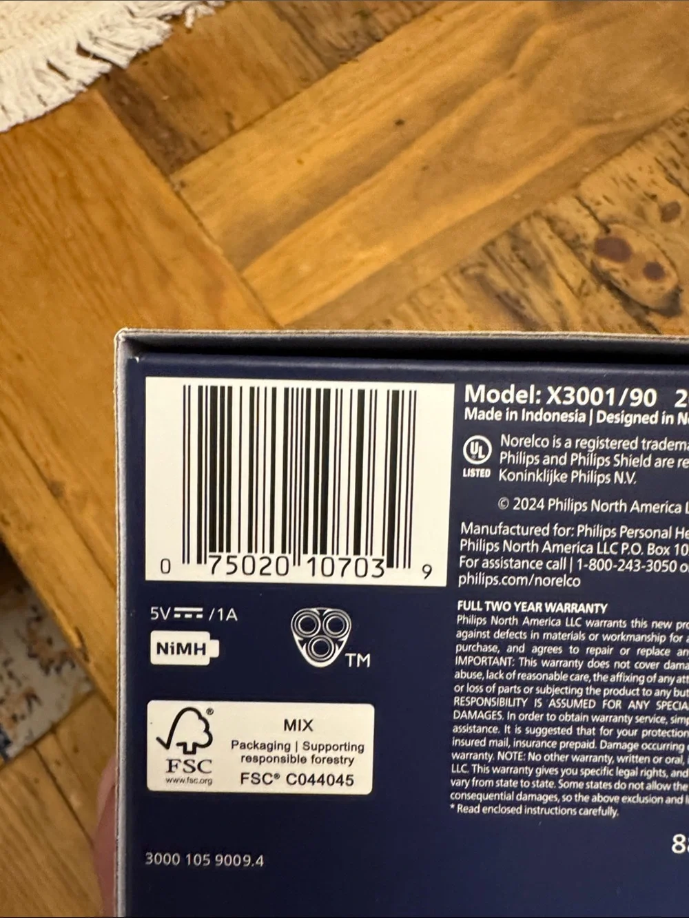 Philips Norelco Shaver 2400 in Black and Blue Packaging